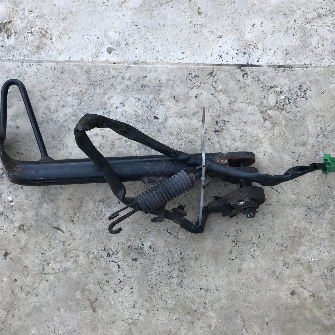 Honda 125 cbr bequille 2008