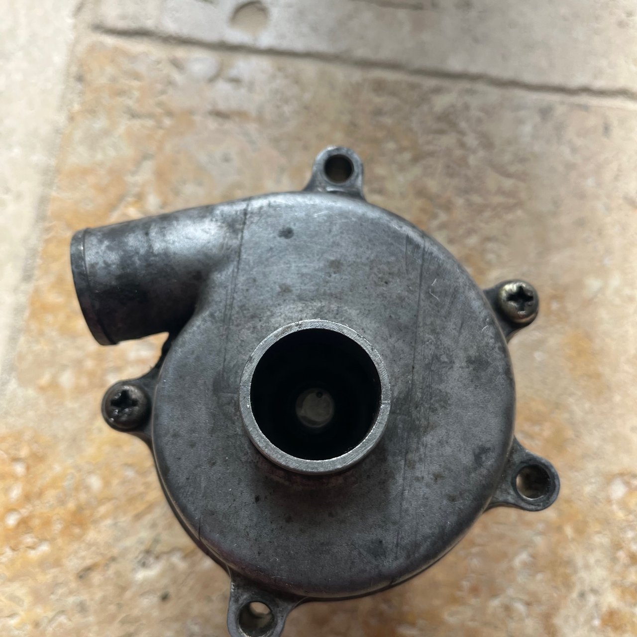 SUZUKI GSXR 750 W 1992-1993 POMPE A EAU- OCCASION