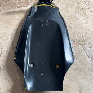 GSXR 750 passage de roue poly  suzuki 2000 - 2001 - 2002 - 2003