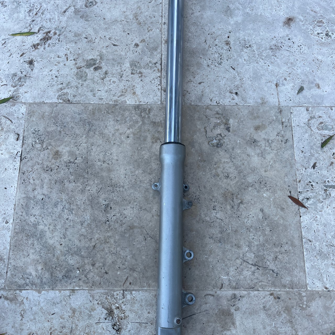 Yamaha 125 TDR tube fourche gauche  YAMAHA 125 TDR 4FU et 5AE