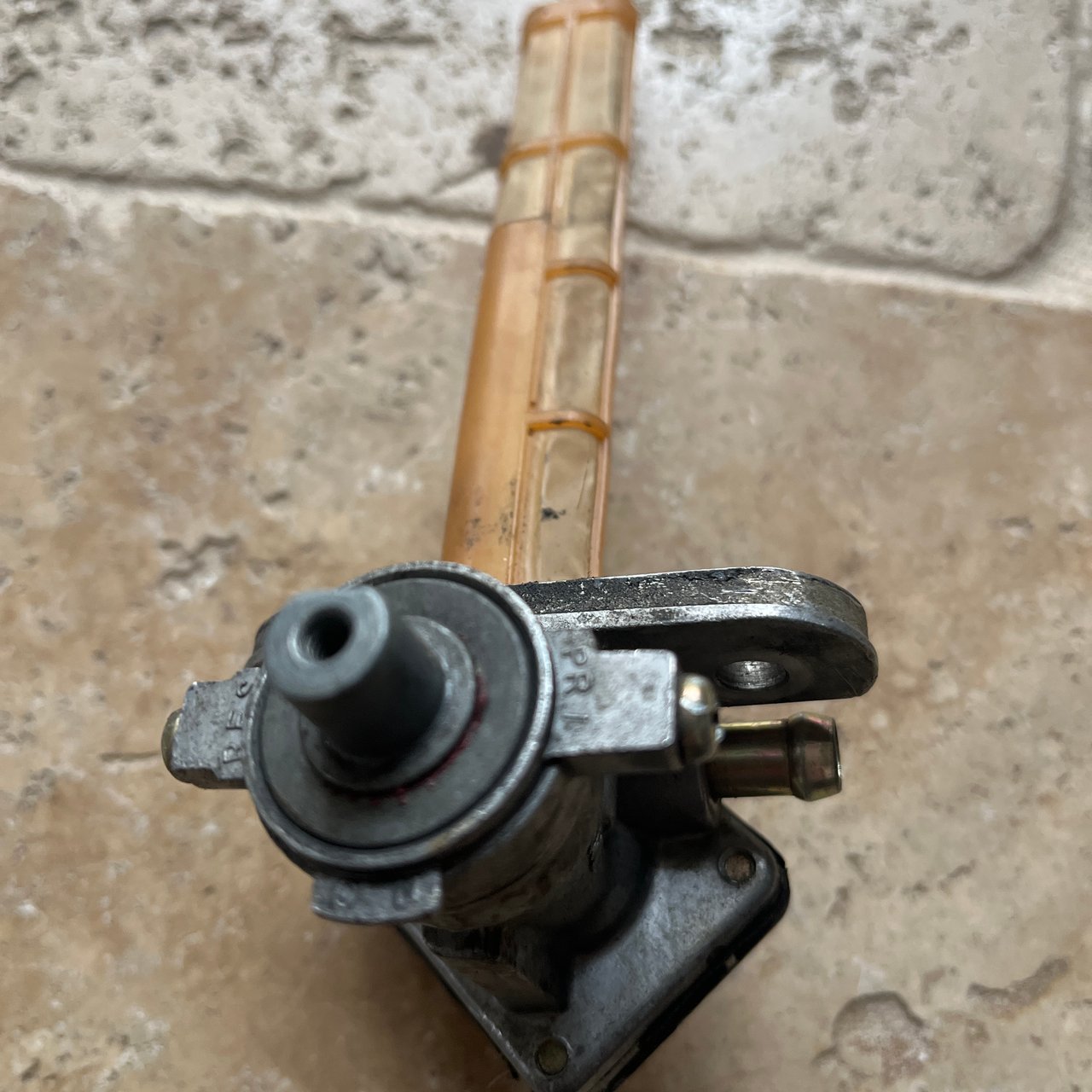 Robinet essence SUZUKI 750 GSXR 1990