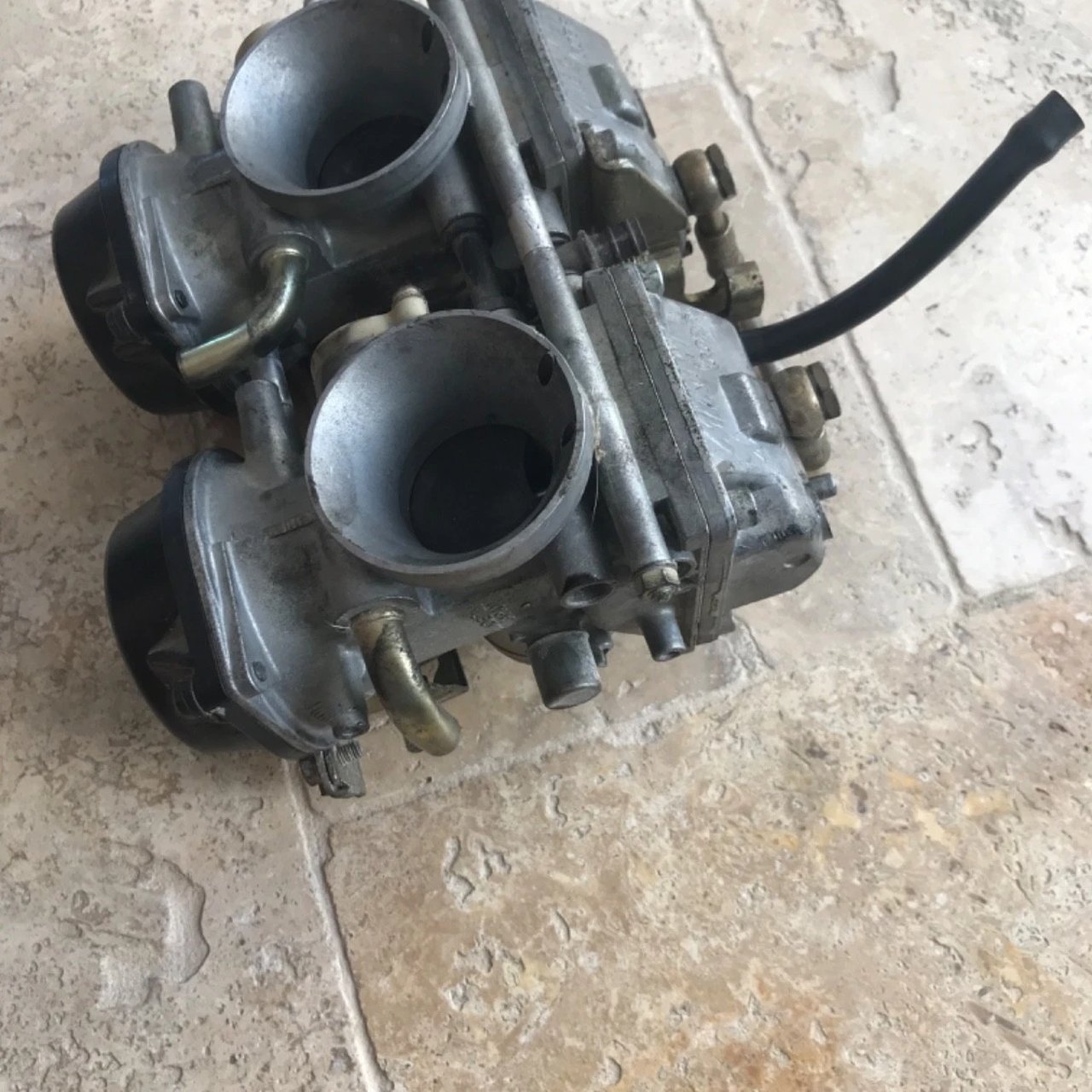 Rampe de carburateur DUCATI MONSTER 1996 à 2002