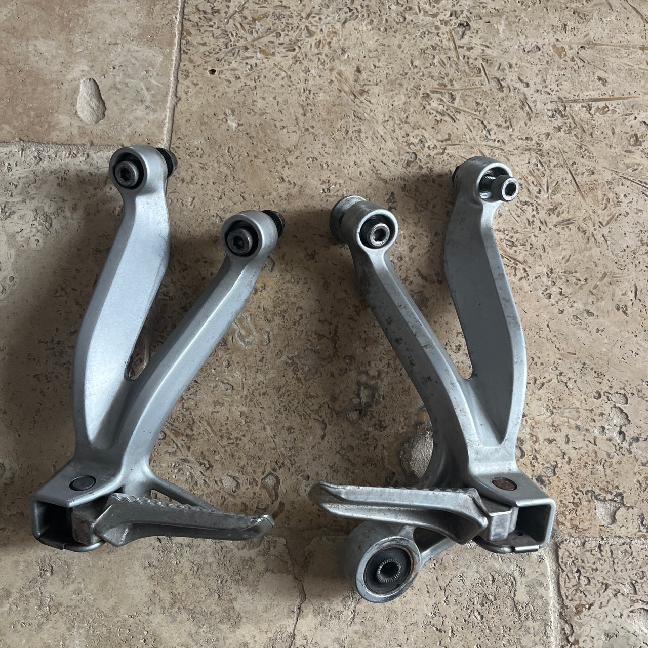 Suzuki Gsxr 750 cales pieds arrière gauche - droit 2000 -01-02-03