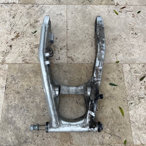 Suzuki 750 gsxr w Bras arrière  oscillant d'origine 1992 -1995