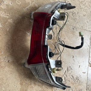 125 Burgman feu arrierre origine suzuki  2002 - 2006