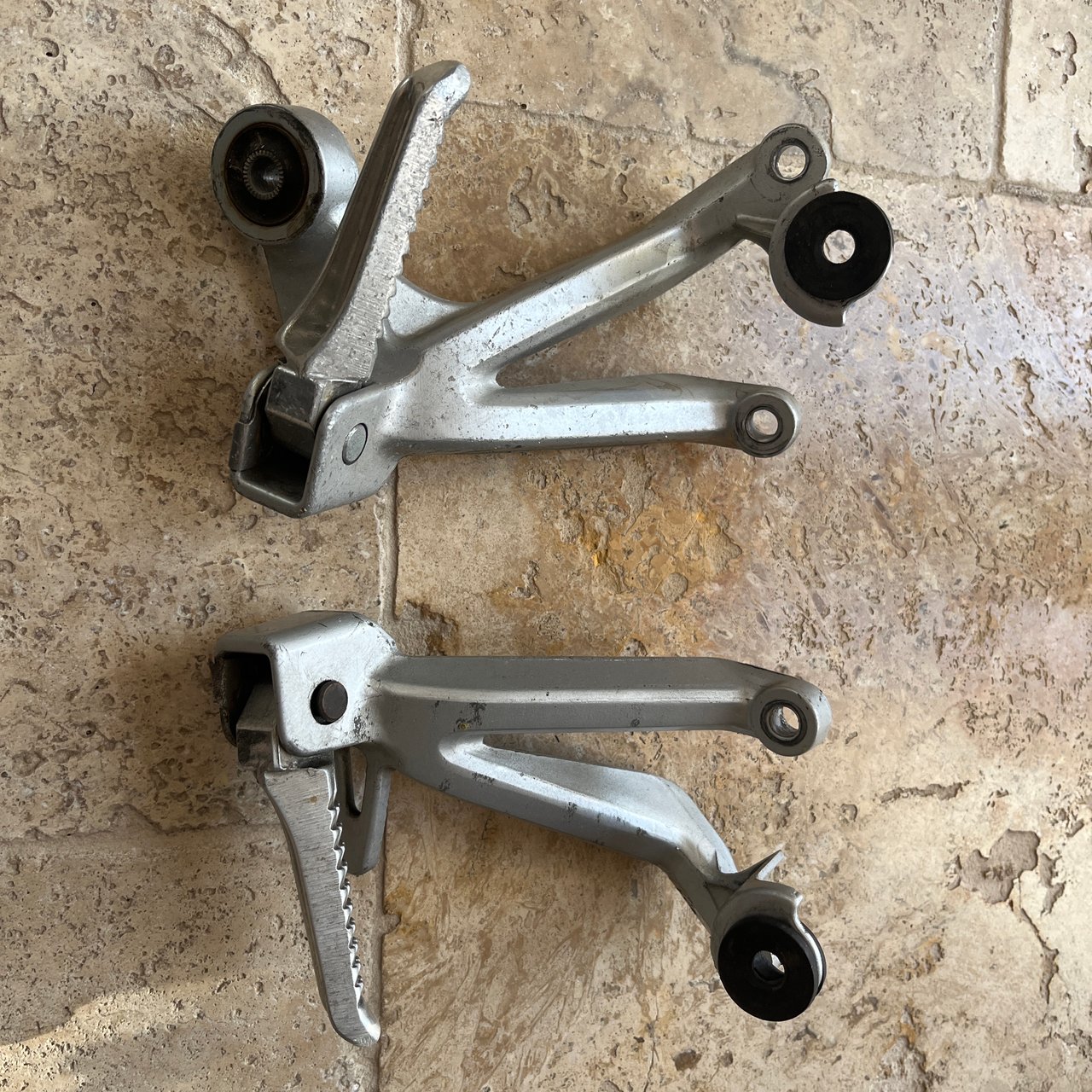 Suzuki Gsxr SRAD cales pieds arrière gauche et droit