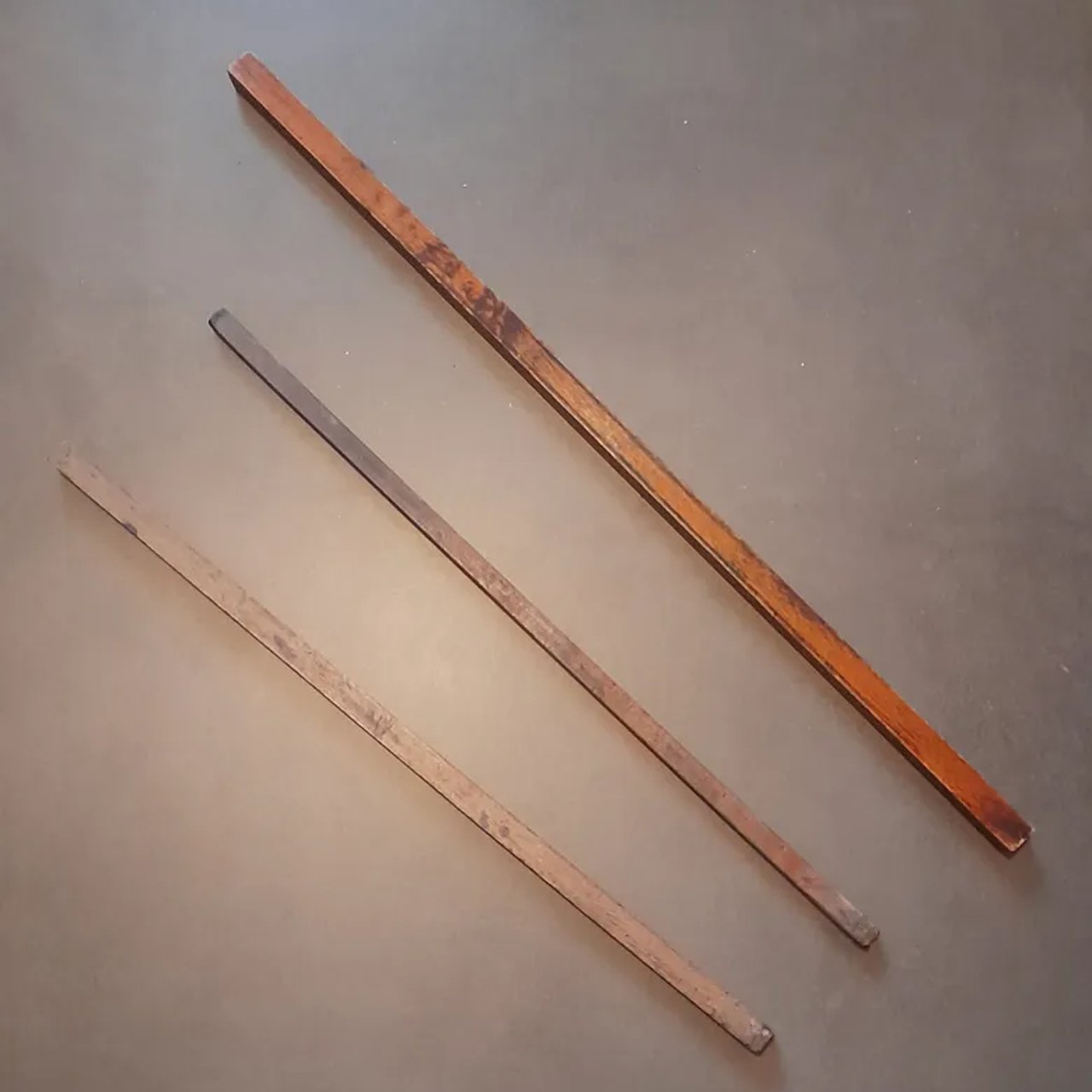 Règle d'écolier en bois dur années 50   30 et 40 cm