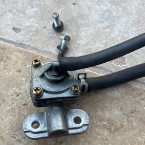 Robinet essence SUZUKI GSXR 600 SRAD de 1996 / 2000