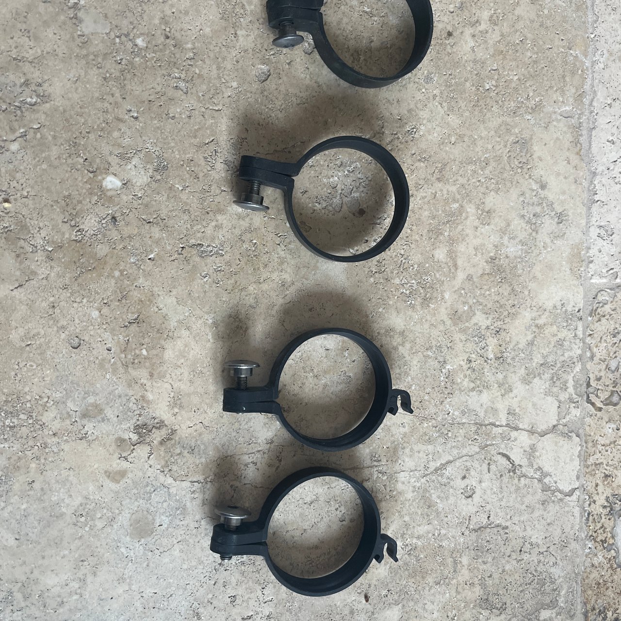 Triumph Speed Triple 955 I - 4 colliers fixation garde boue avant