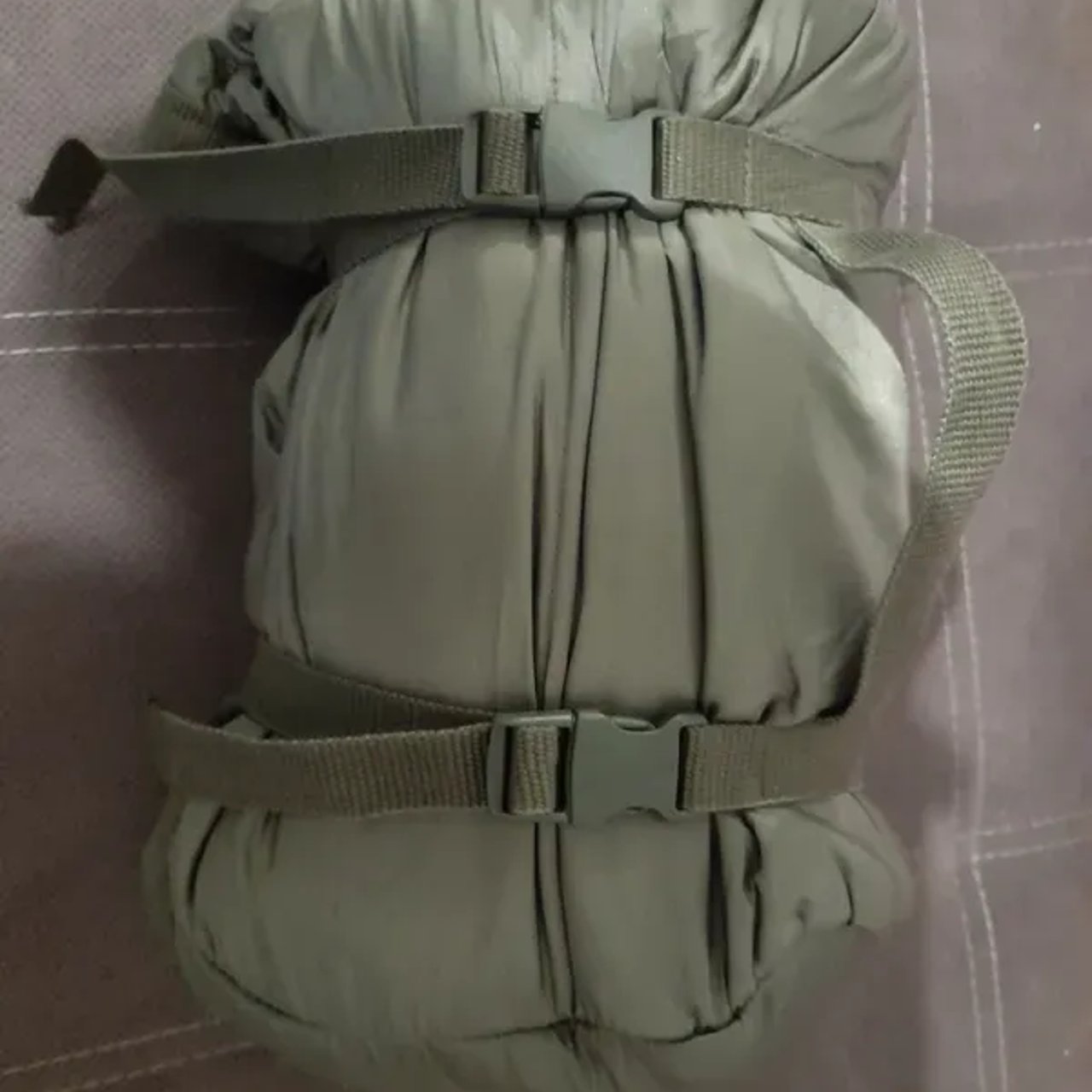 Sac de couchage armée Française " été" occasion très très bon état.