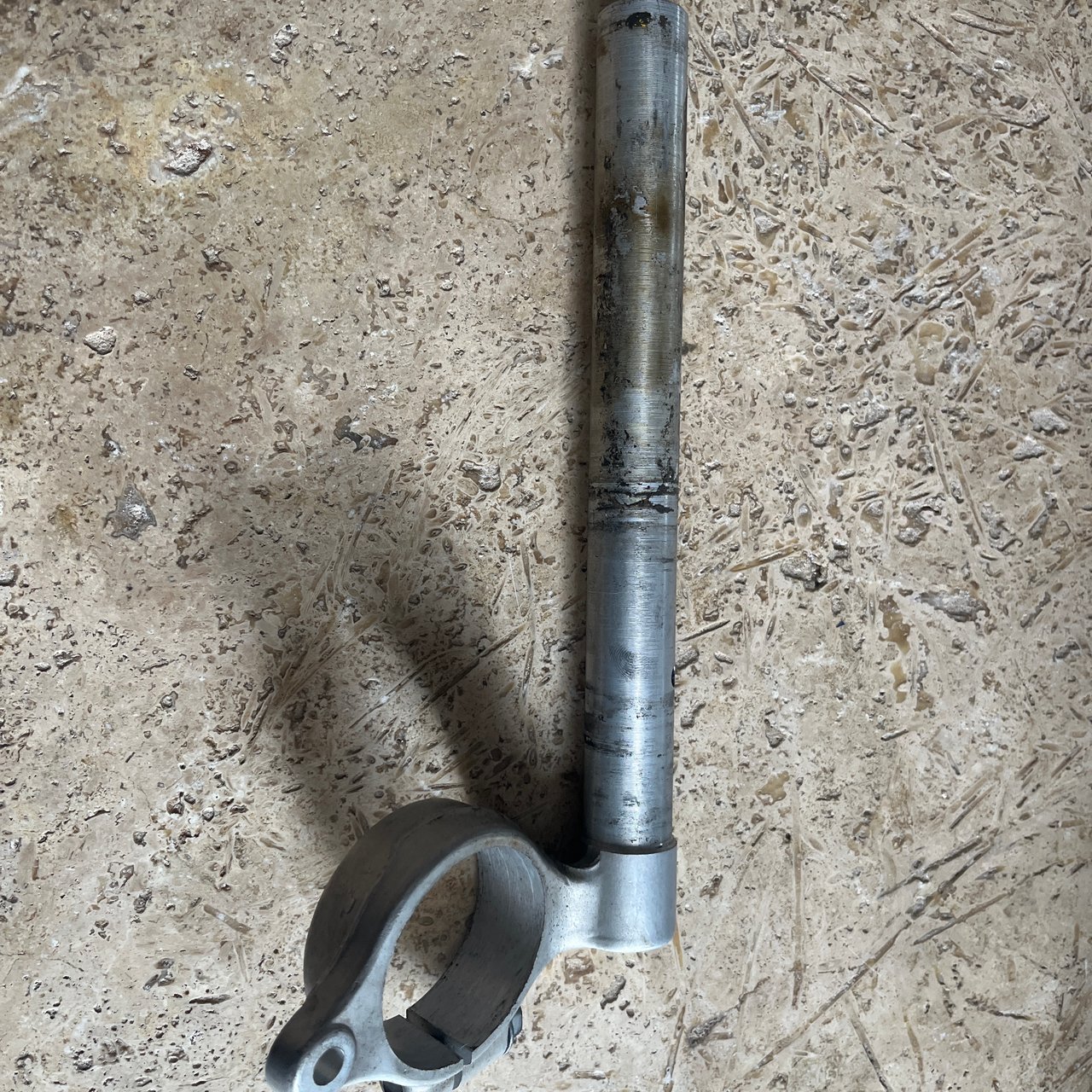 Demi guidon gauche SUZUKI 750 GSXR de 2000 à 2003.