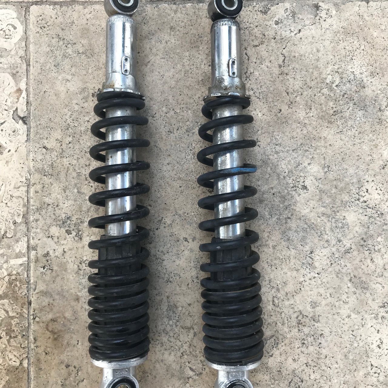 Honda 125 cbf amortisseurs 2009