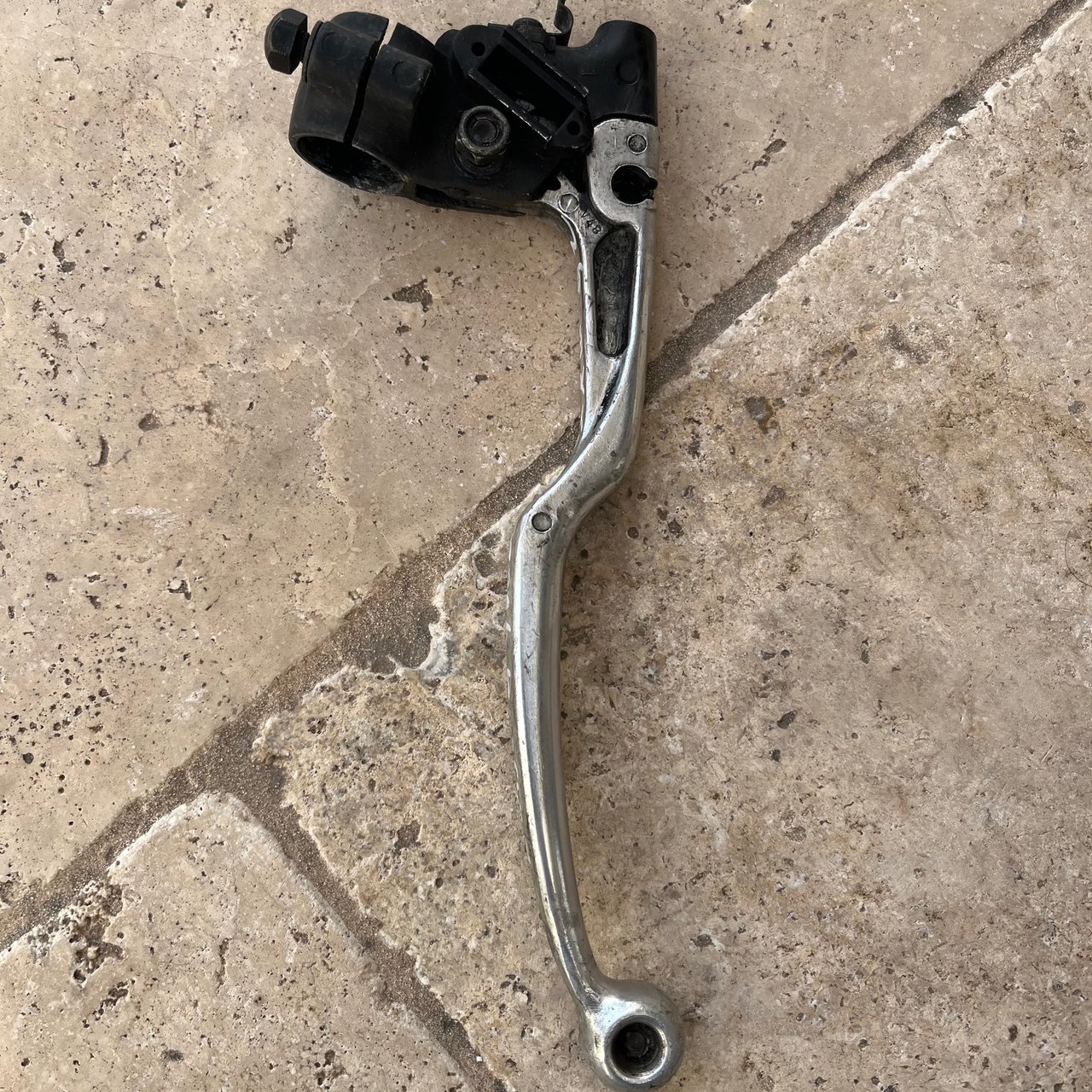 750gsx w poignée, Leviers d'embrayage origine