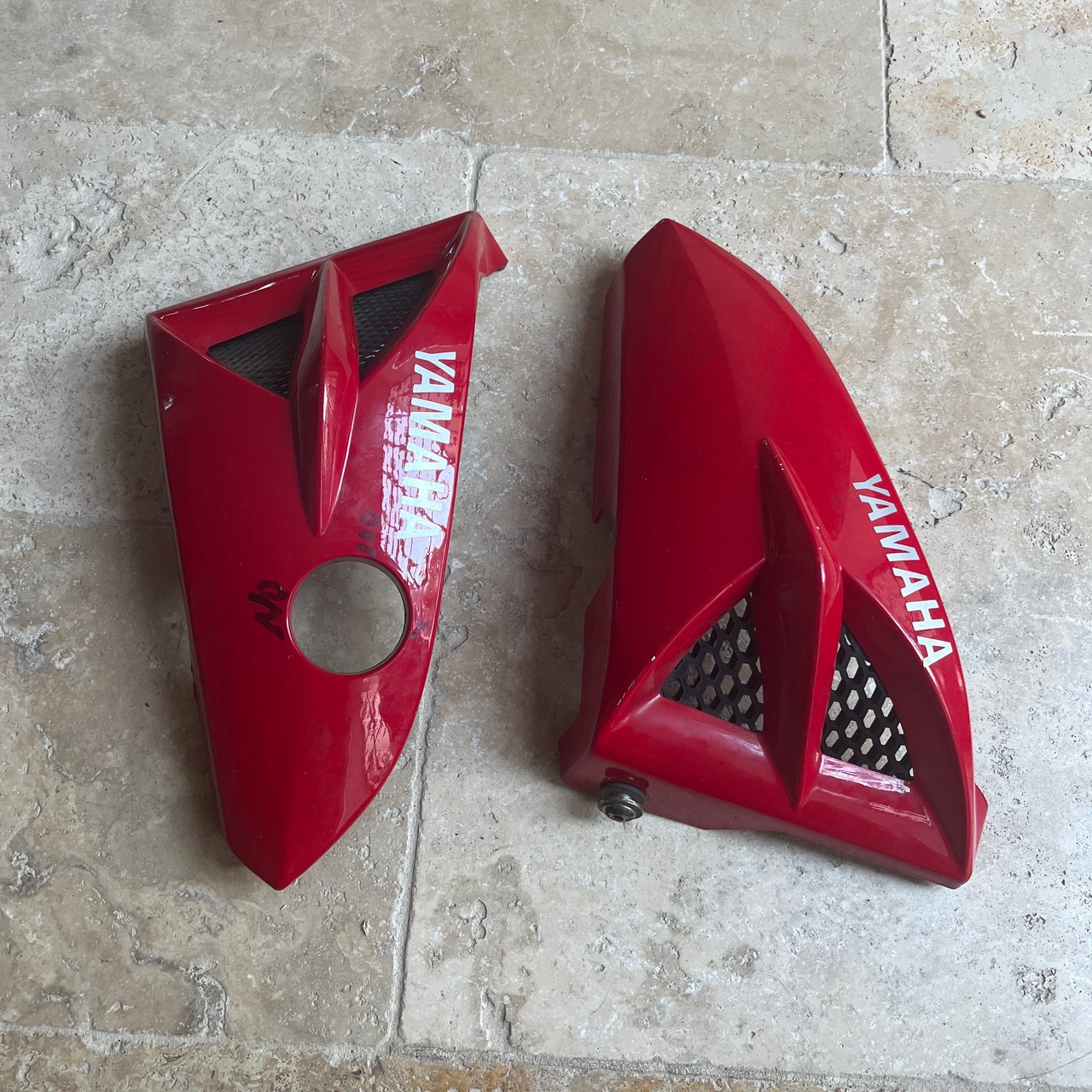 ybr 125 flanc lateral avant gauche et droit yamaha 2006