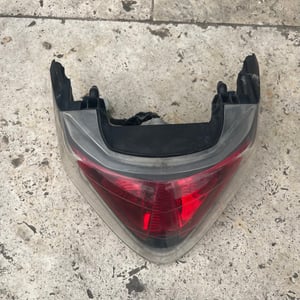 125 cbr feu arriere 2005 Honda
