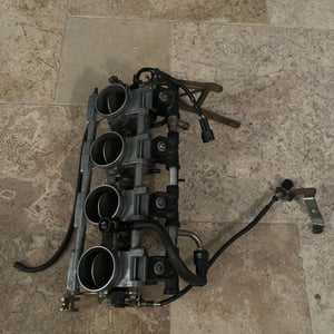 Rampe d'injection SUZUKI 750 GSXR de 2000 à 2003.