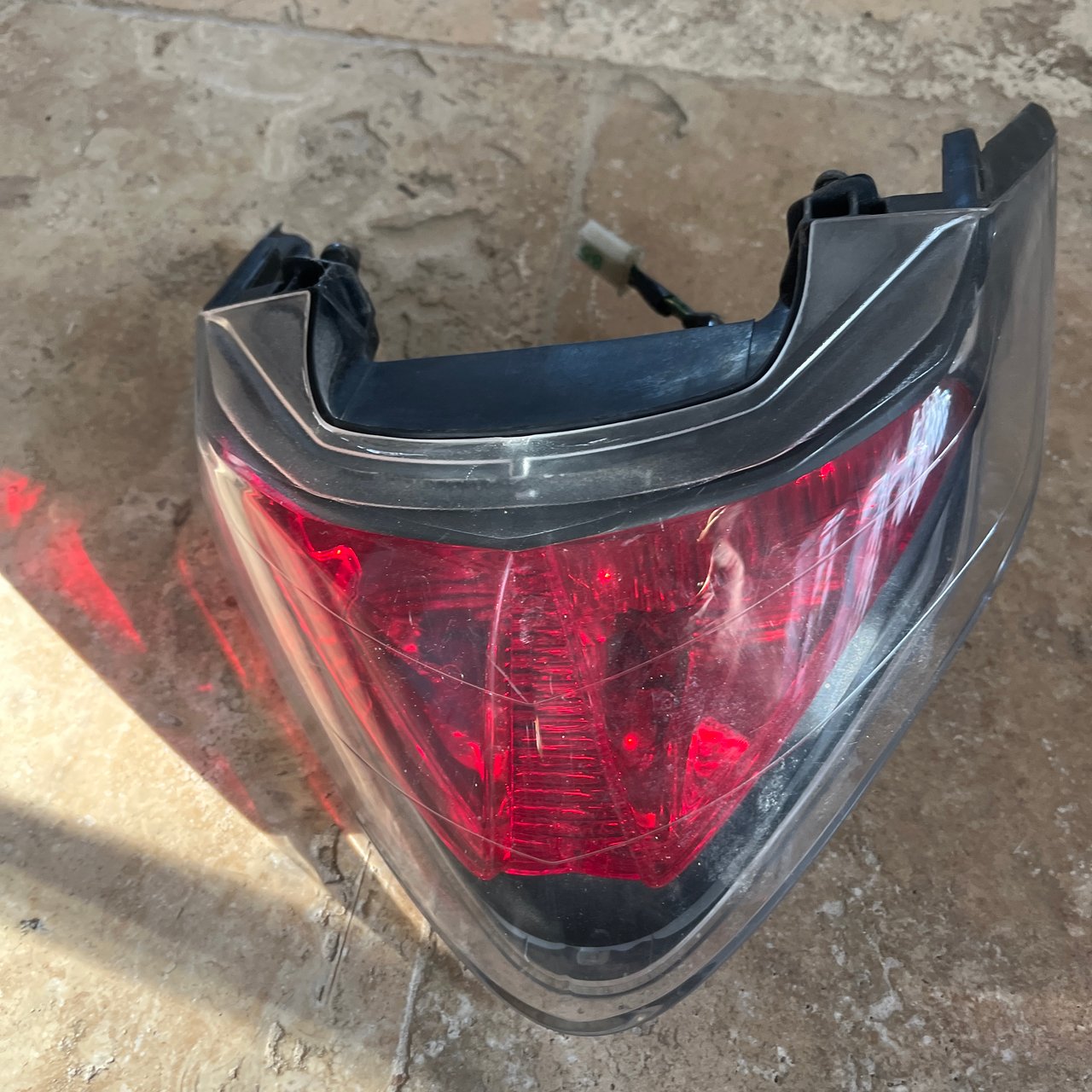 125 cbr feu arriere Honda 2004-2007