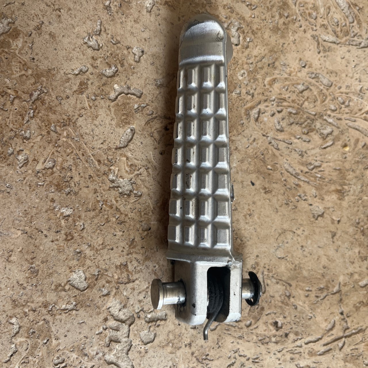 Triumph Speed Triple 955 I - cale pied avant droit