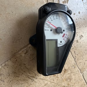 Suzuki GSX-R 750 k0 - compteur tableau de bord 2000-2003