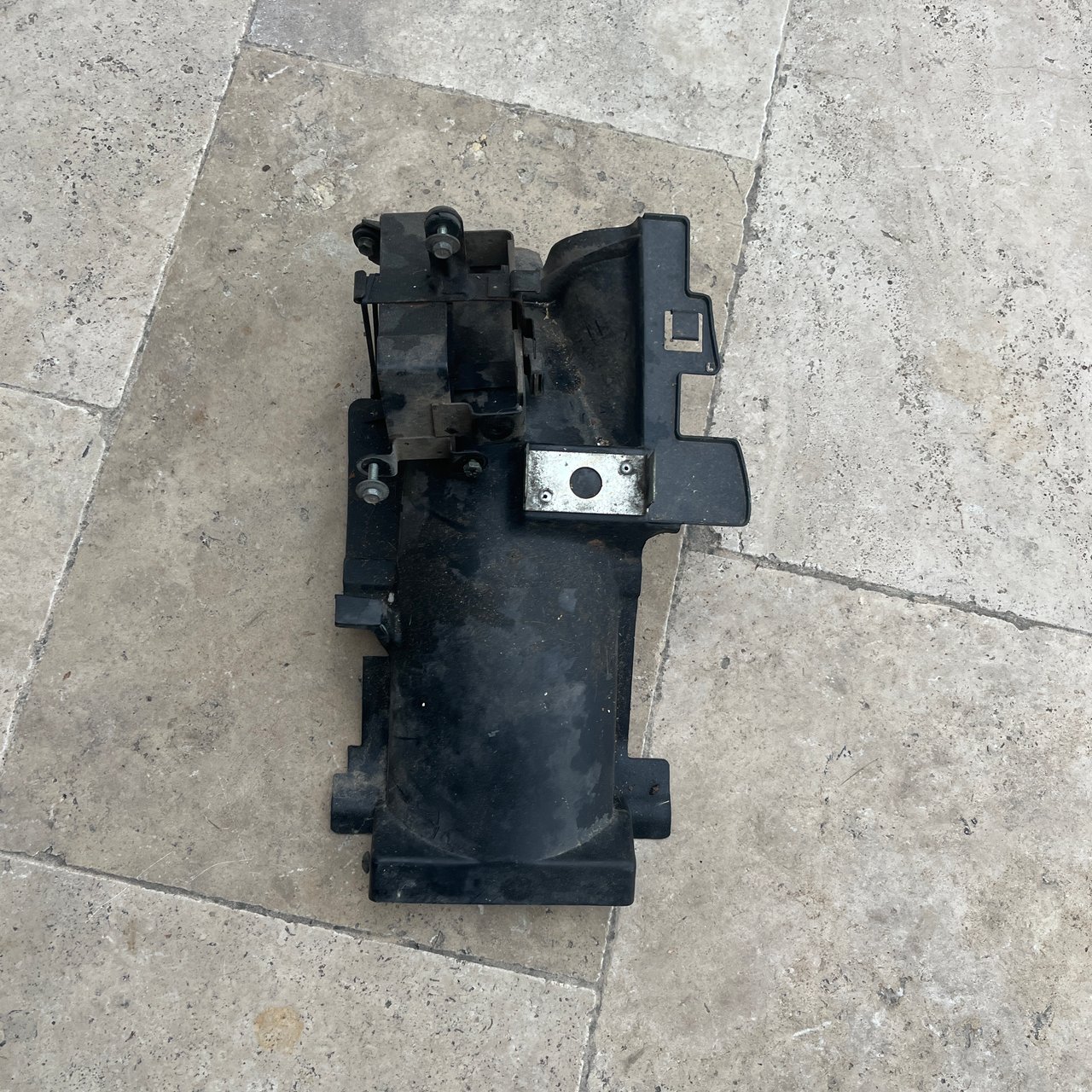 Suzuki 125 dr se passage de roue et bac baterie  1999