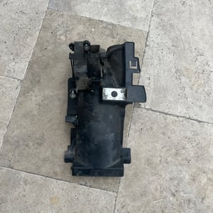 Suzuki 125 dr se passage de roue et bac baterie  1999