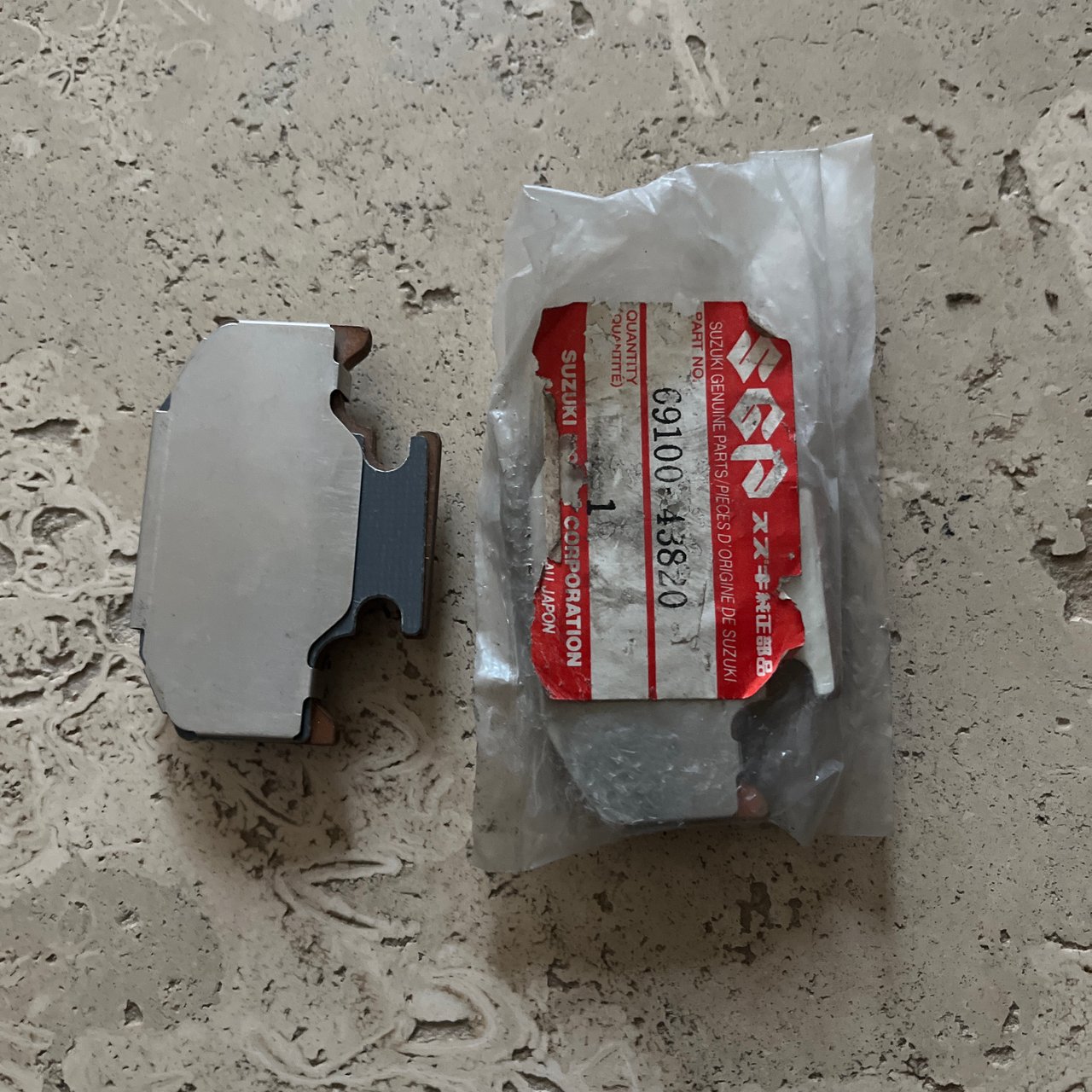 Plaquettes frein 69100-43820  origine suzuki