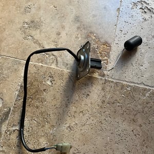 Honda 125 cbf  jauge a essence 2009