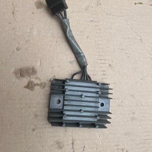 Régulateur GSXR 750 k0  années 2000 à 2003