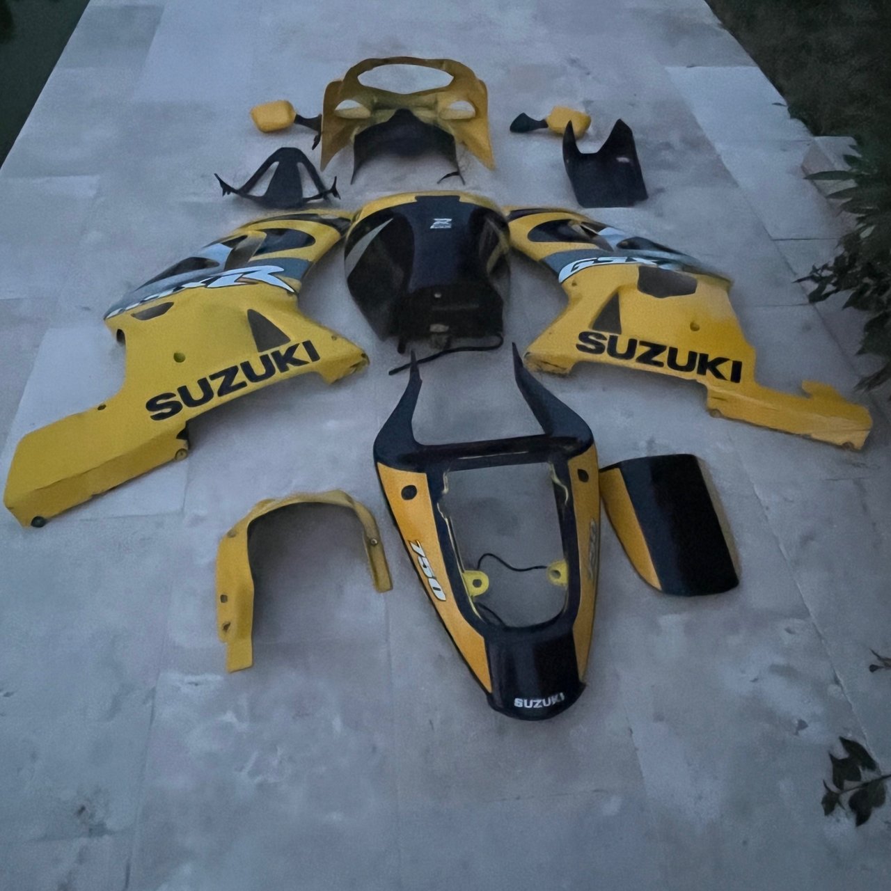 Gsxr 750 Carenage suzuki complet 2000 - 01 - 02 - 03