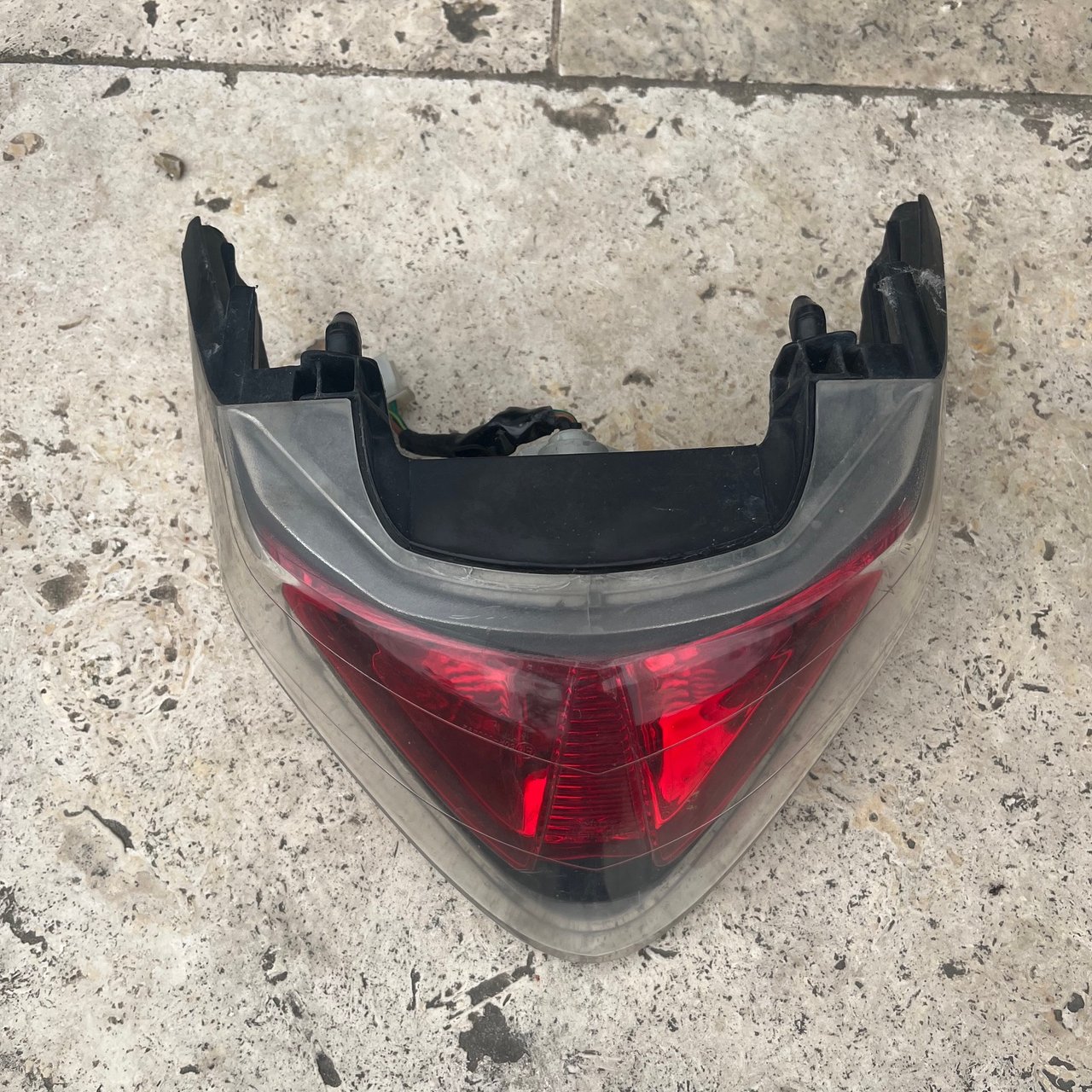 125 cbr feu arriere 2005 Honda