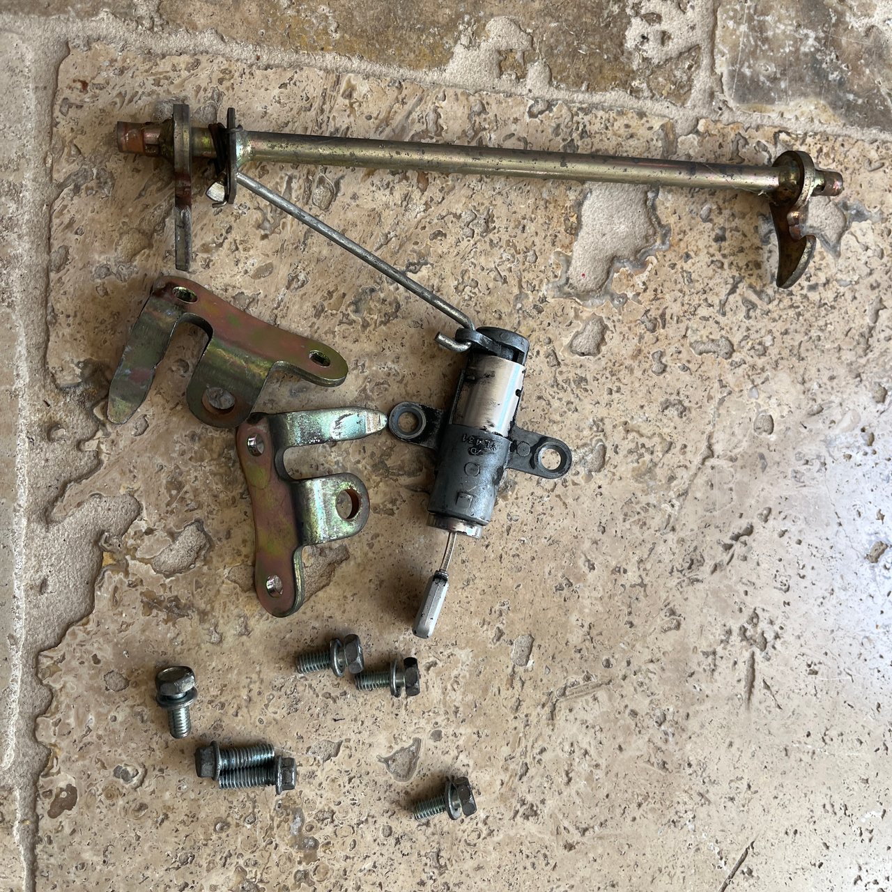 125 tdr Serrure de selle - 4fu/5ae 1993 -2004