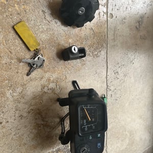 125 DR 1999 démarreur électrique - Compteur / kit serrure Suzuki
