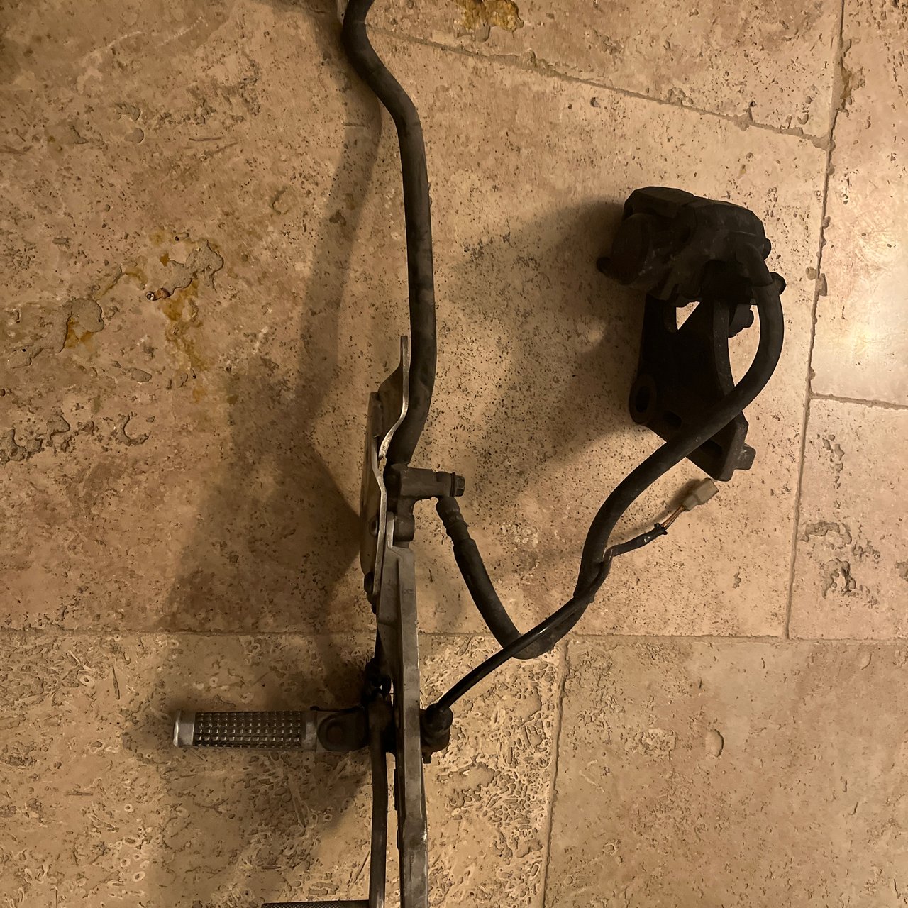 GSXR 750 w platine et etrier  Frein Arrière complete 92 - 95