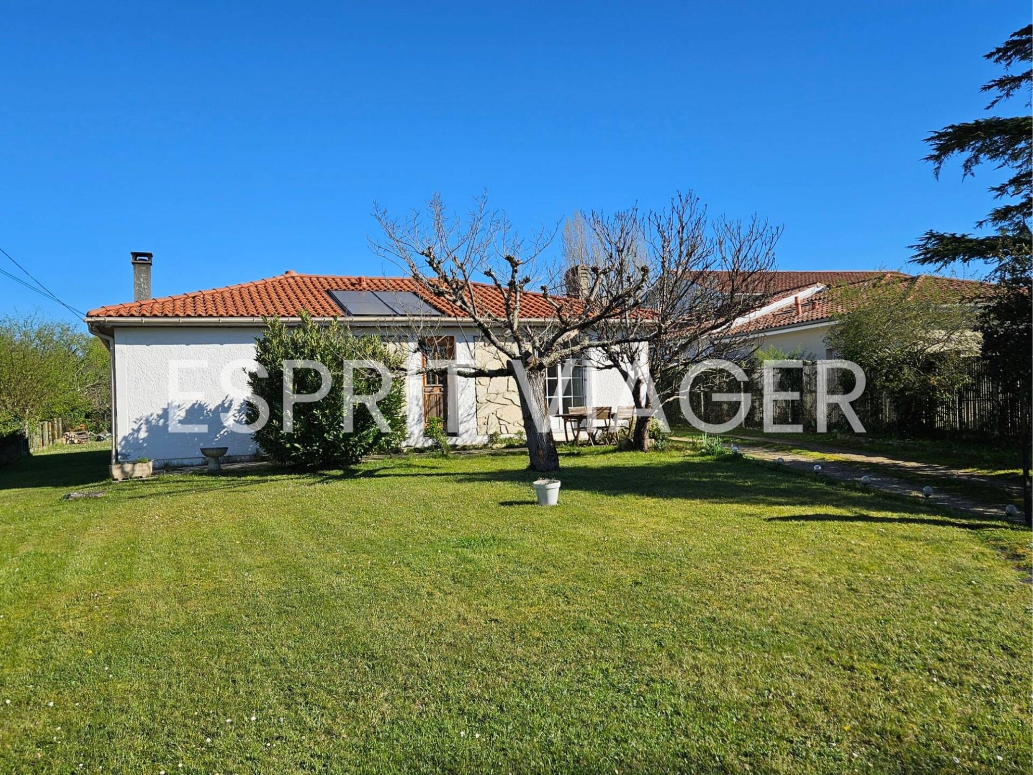 Viager occupé - Maison 3 pièces - Tresses (33) - 80 m² - Bouquet sans rente 149 200 euros - 2 chambres - Homme 73 ans - Terrain 1 150m²